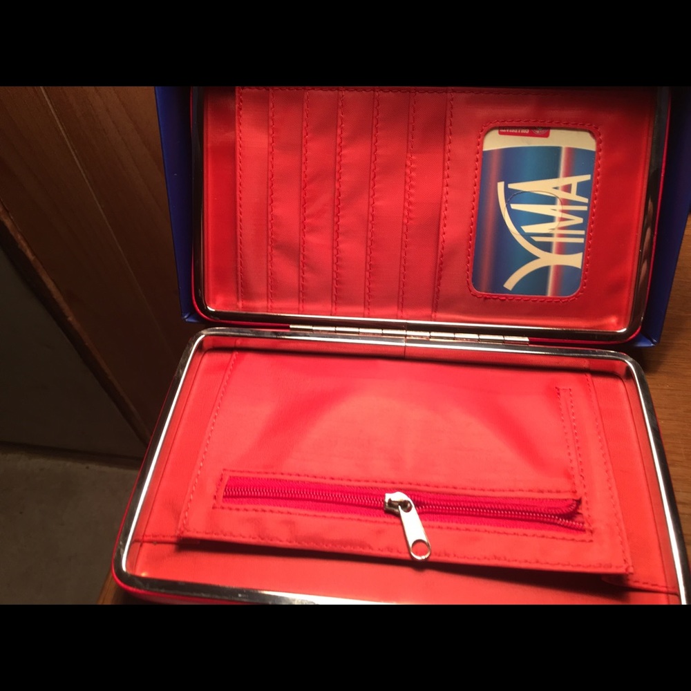 Wisconsin Wallet - Picture 2 of 3